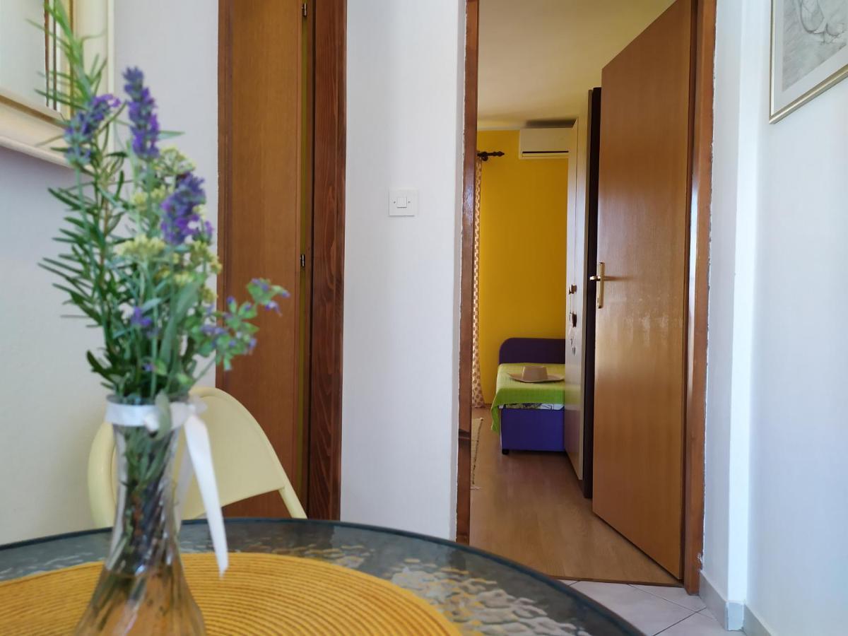 Cozy Apartments Danica Novalja With Terrace - First Floor Exterior foto